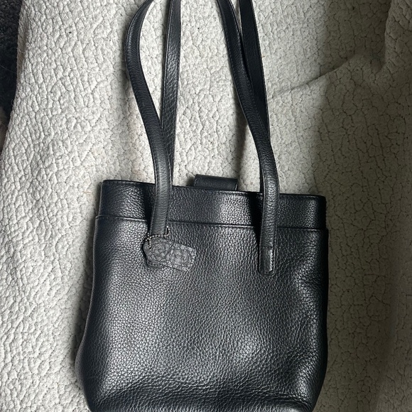 Coach Handbags - Coach vintage black leather purse